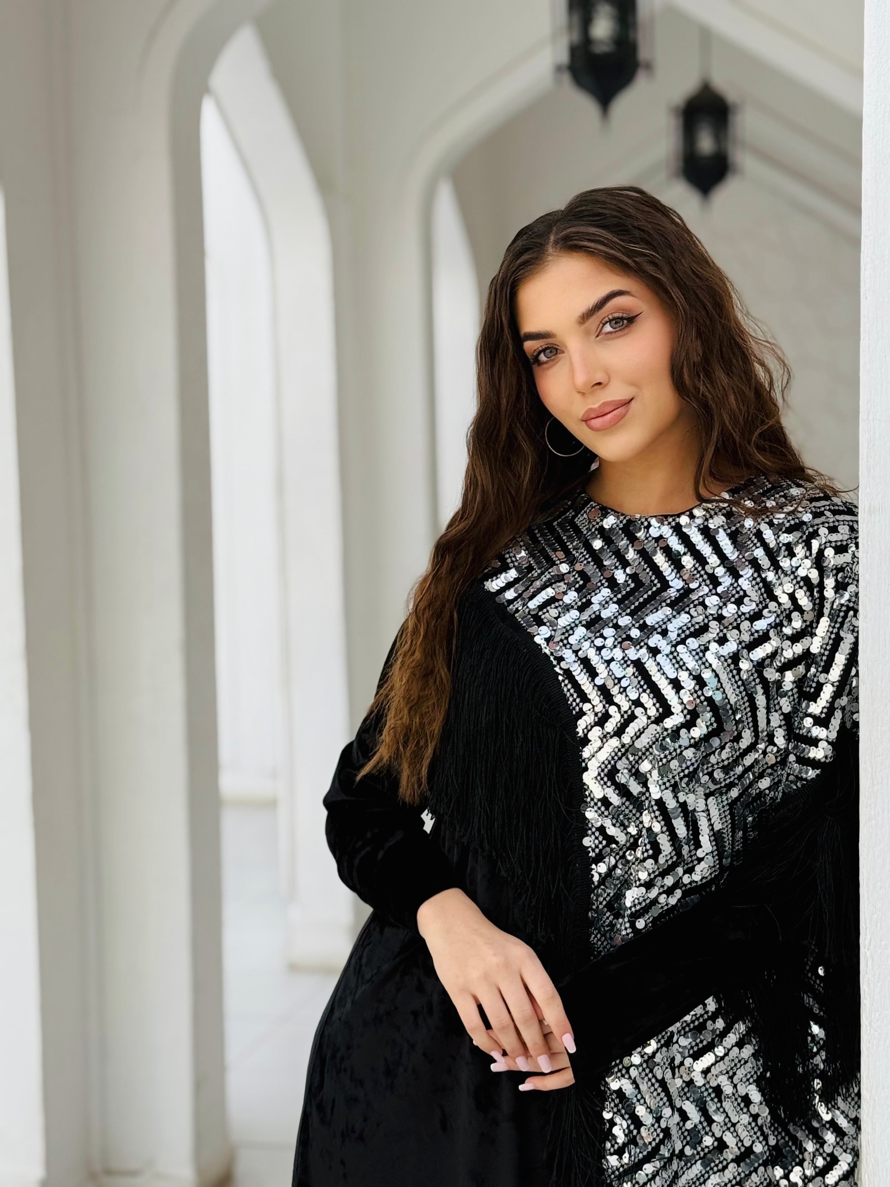 Monochrome Mosaic Velvet Abaya